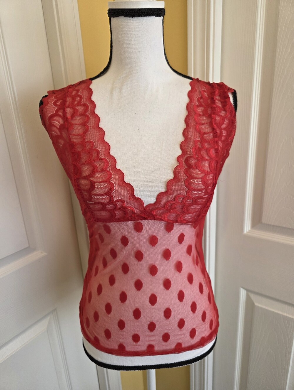 CHIC ME RED POLJA DOT SHEER V NECK TOP, SIZE S